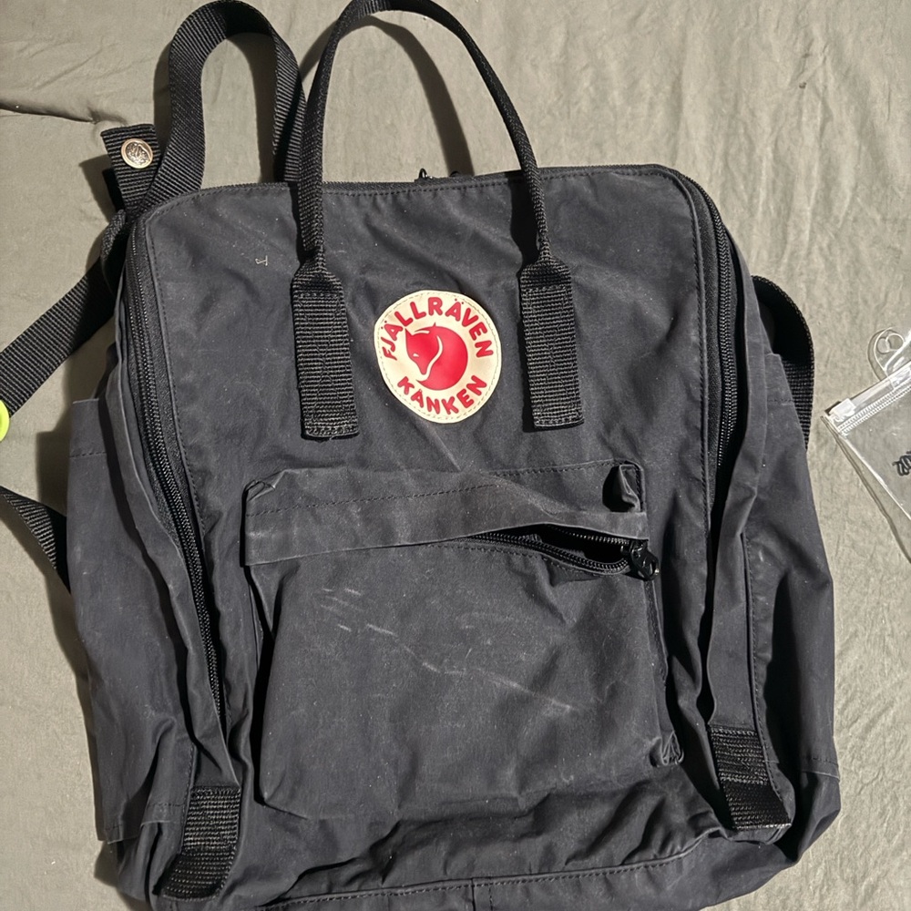 Fjallraven Black Kånken Backpack Iconic Design